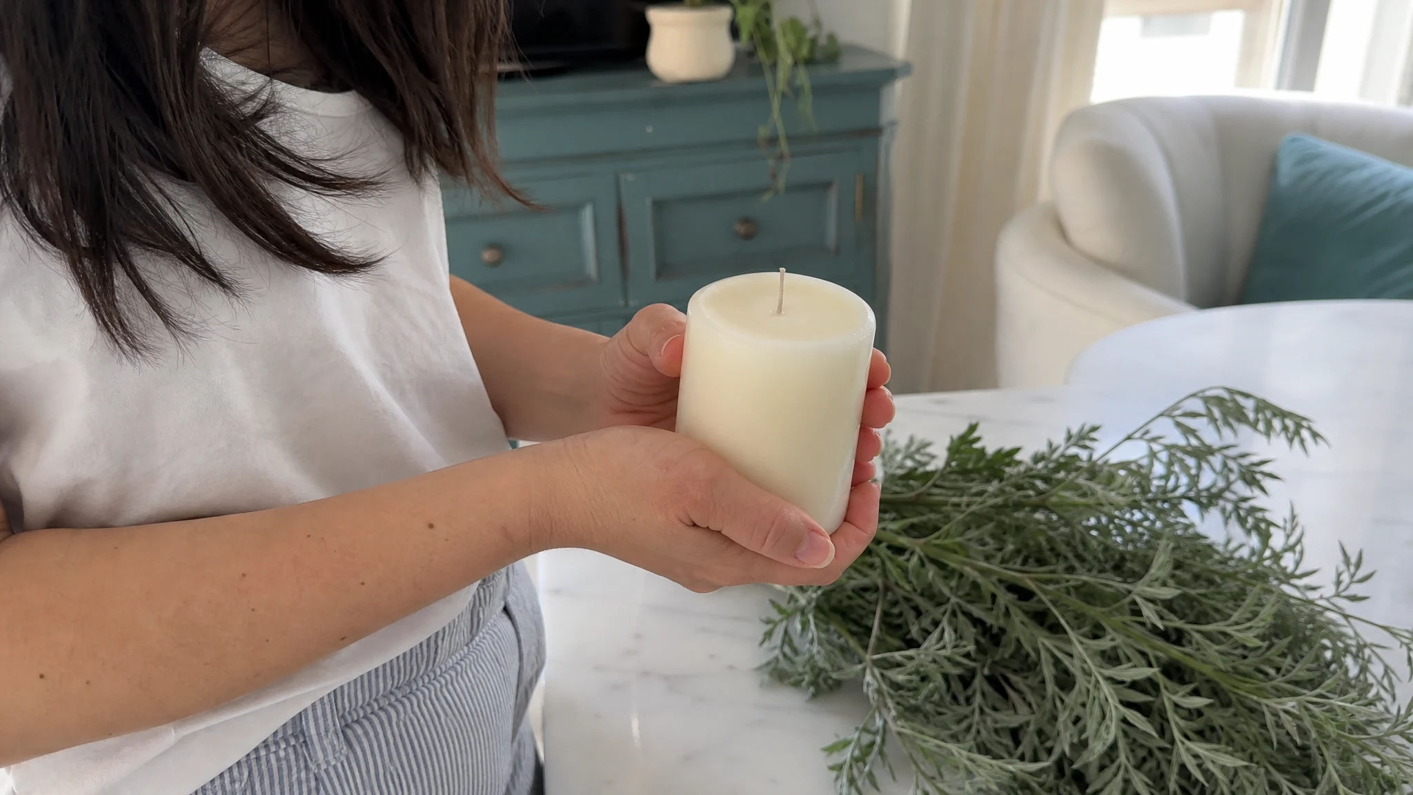 Dressing a Candle with Mugwort Oil: Custom, Skin and Fire